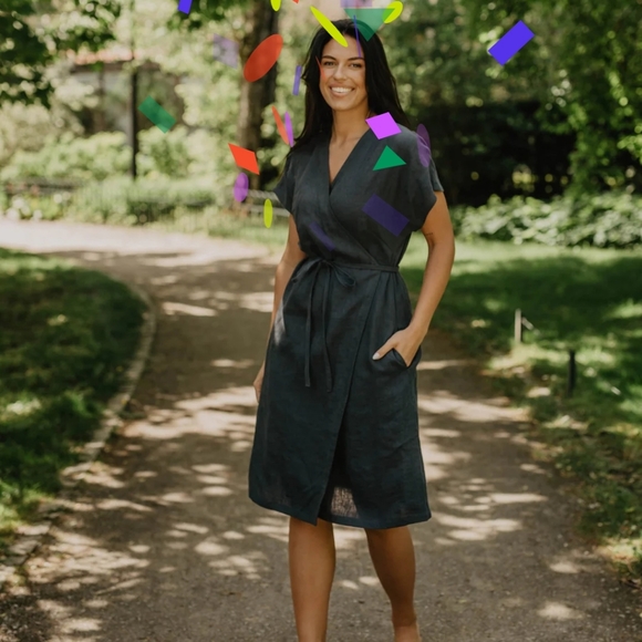 NWOT Amour Linen Olivia wrap dress in charcoal, size "1" (U.S. size 2-4/6) - Picture 3 of 9